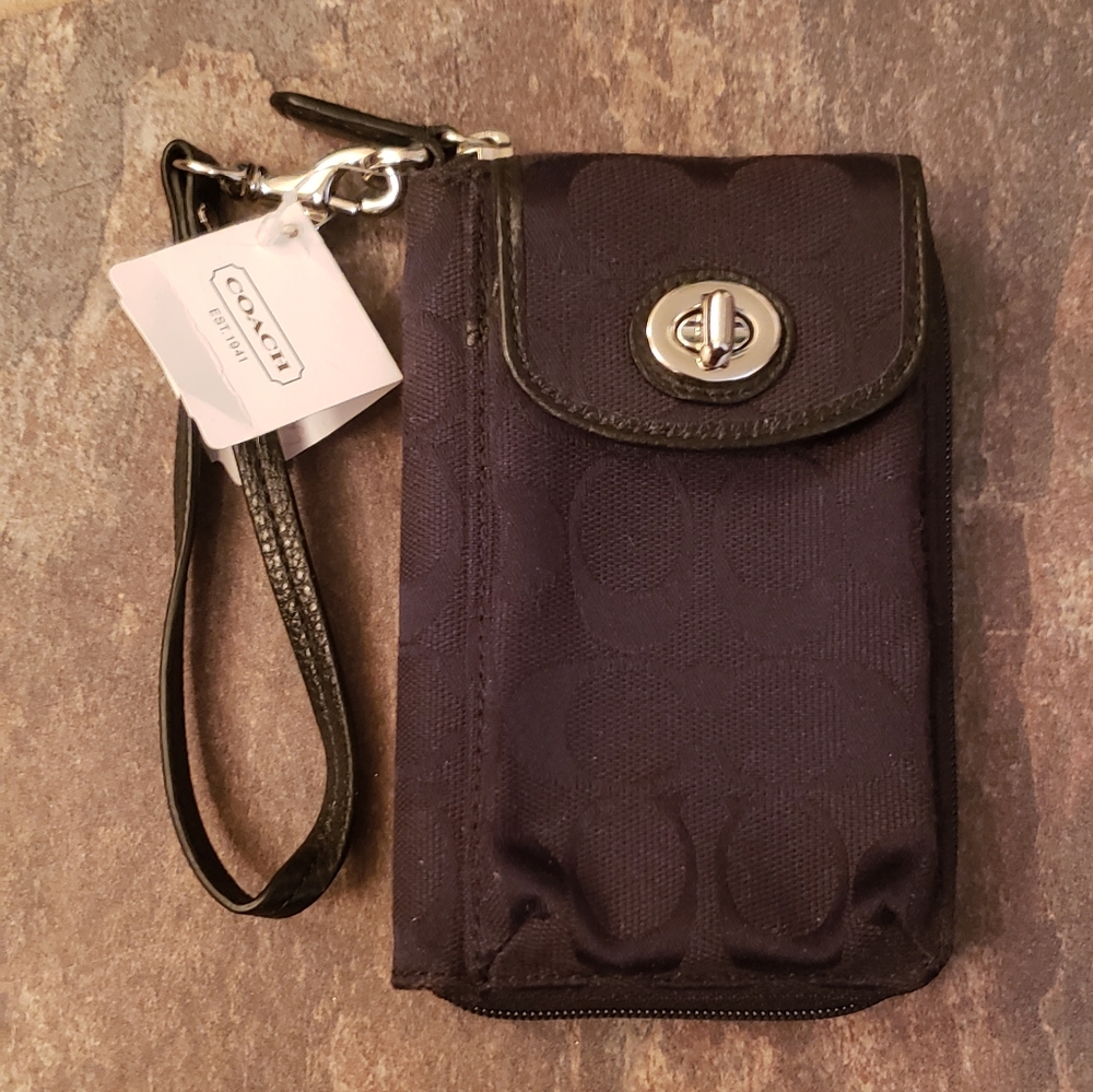 Black coach wristlet zipper wallet